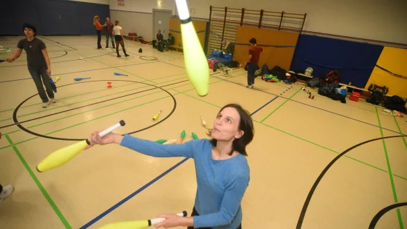 Miriam Ludwig aus Lemgo mit den Keulen. - © Nicole Ellerbrake
