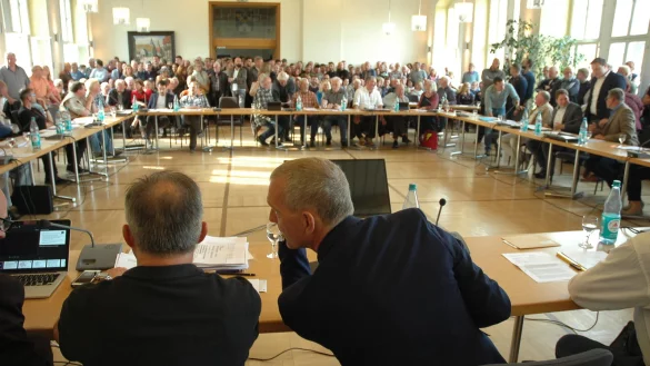 Zahlreiche B&uuml;rger sind zur Ratssitzung gekommen, um ihrem &Auml;rger Luft zu machen. - &copy; Manfred Brinkmeier