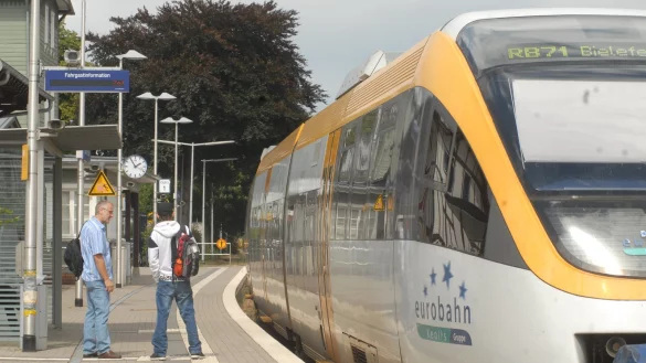 Die Eurobahn hatte am Samstag technische Probleme. Mehrere Z&uuml;ge strandeten auf der Strecke. Auf dem Bild ist ein RB 71 am Bahnhof in Rahden zu sehen (Symbolfoto). - &copy; Joern Spreen-Ledebur