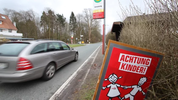 Anwohner und Politiker m&ouml;chten die Situation an der Bushaltestelle &bdquo;Kreuzung" in Wendlinghausen entsch&auml;rfen. Doch ein Umbau ist nicht in Sicht. - &copy; Jens Rademacher