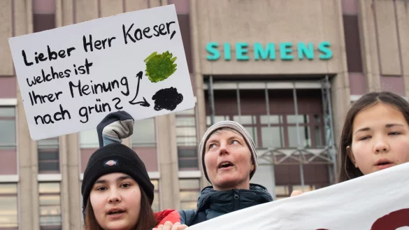 Fridays for Future - &copy; Foto: Julian Stratenschulte/dpa