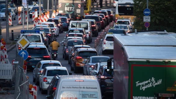 Verkehr in Stuttgart - &copy; Foto: Marijan Murat/dpa
