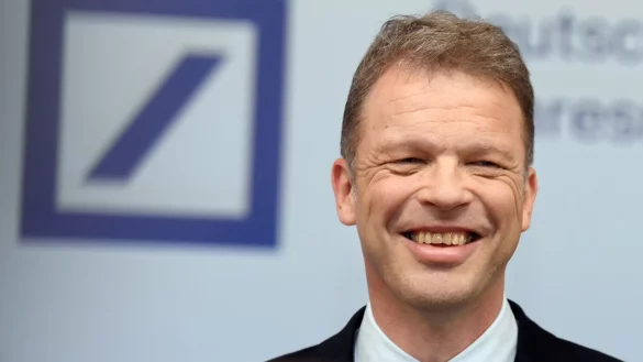 Christian Sewing - &copy; Foto: Arne Dedert/dpa