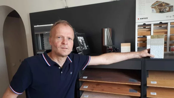 Gesch&auml;ftsf&uuml;hrer Markus St&uuml;cke ist gelernter Raumausstatter-Meister. - &copy; Ingo Kalischek