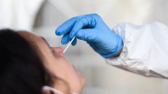 Corona-Schnelltest - &copy; Foto: Kira Hofmann/dpa-Zentralbild/dpa