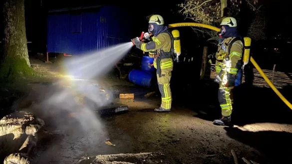 Die Wehr konnte den Brand l&ouml;schen, bevor die Flammen sich ausbreiteten. - &copy; Feuerwehr Lage