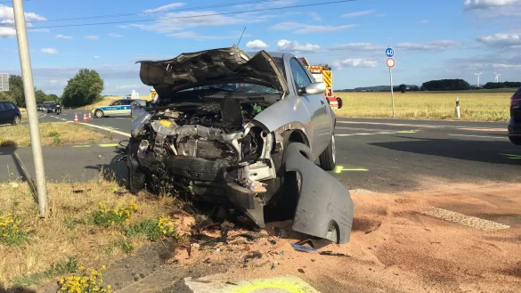 Wenn es mehrfach Unf&auml;lle mit Personenschaden an einer Stelle gibt, wird die Unfallkommission aktiv. Auf der Ostwestfalenstra&szlig;e &ndash; hier ein Unfall mit Verletzten in Retzen im Juli vergangenen Jahres &ndash; kracht es vergleichsweise h&auml;ufig. - &copy; Daniel Hobein