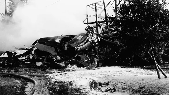 Flugzeug-Ungl&uuml;ck vor 40 Jahren: Eine Bundeswehrmaschine st&uuml;rzt mitten in Hagen ab. - &copy; LZ-Archiv
