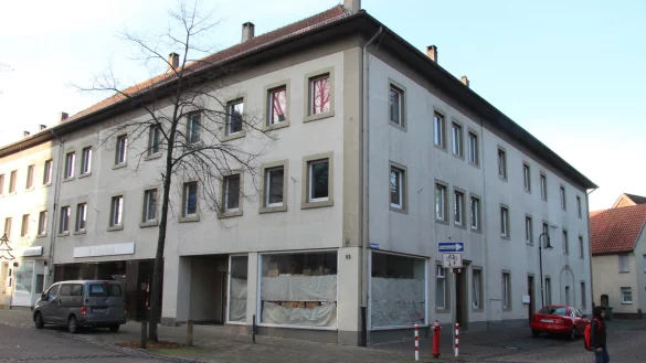 Das S&uuml;nkler-Geise-Haus an der Ecke Mittel- und Burgstra&szlig;e kann die B&uuml;rgerdialog-AG Immobilien sich gut als Beherbergungsbetrieb vorstellen. Im westlichen Eingangsbereich zur Altstadt Horn gelegen, sieht sie das Geb&auml;ude als einen Eckpfeiler der Quartiersentwicklung. - &copy; Dieter Asbrock