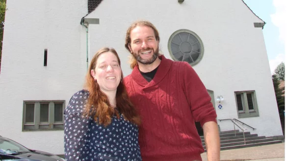 Wechsel in der Jugendarbeit: Miram Graf wird von ihrem Ehemann Tobias abgelöst. - © Becker