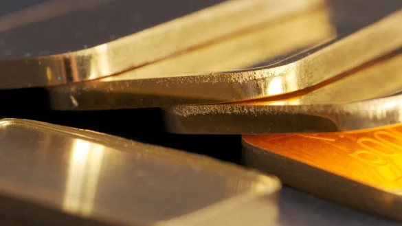 Goldbarren - &copy; Foto: Armin Weigel/dpa/Symbolbild