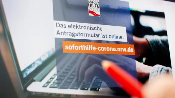 Das Foto zeigt die Internetseite des Wirtschaftsministeriums NRW. Das NRW-Wirtschaftsministerium hat wegen betrügerischer Internetseiten die Soforthilfe-Auszahlungen für Selbstständige und Unternehmen in der Corona-Krise vorerst gestoppt. - © picture alliance/dpa
