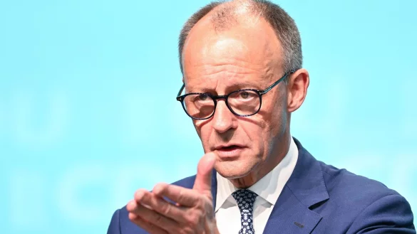 Bundeskanzler Friedrich Merz: Um das Arbeitsvolumen in Deutschland zu steigern, h&auml;tte er selbst einige M&ouml;glichkeiten. - &copy; Bernd Wei?brod/dpa