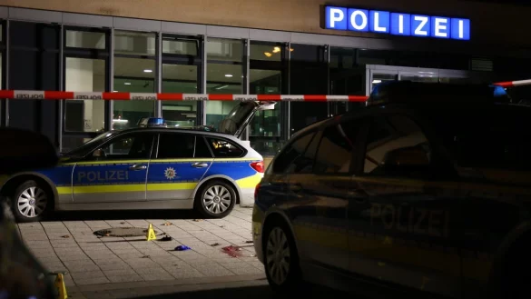 Polizeisch&uuml;sse vor Wache - &copy; Foto: Rene werner/IDA NewsMedia/dpa