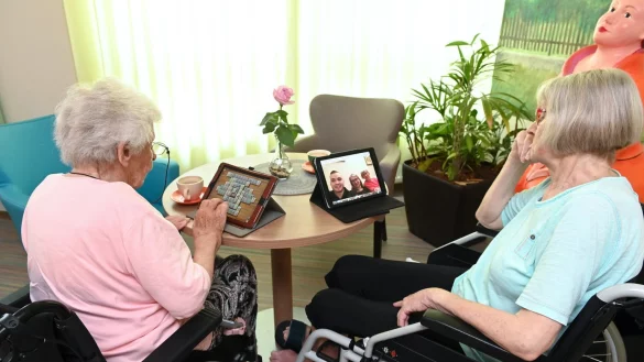 Internet im Seniorenheim - &copy; Foto: Uwe Zucchi/dpa