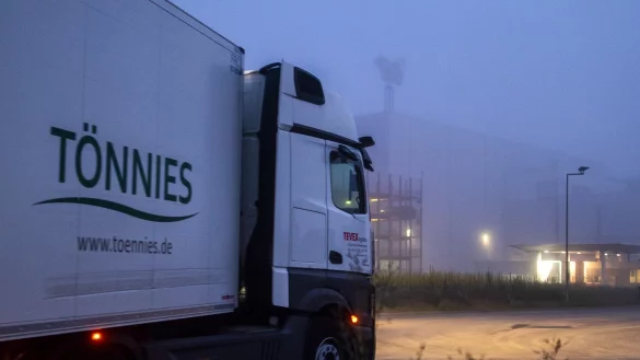 T&ouml;nnies-Lkw - &copy; Foto: David Inderlied/dpa