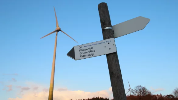 Windrad bei Meierberg - &copy; Archivfoto: Jens Rademacher