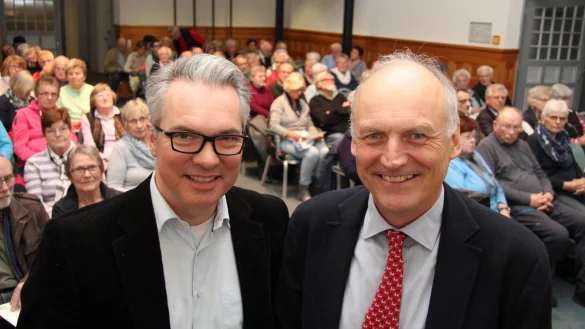 Experten: Dr. Alfons Gunnemann (rechts) und Dr. Jörg Junkermann berichten bei „Gesundheit im Dialog" viel Wissenswertes zum Thema Harn- und Blasenerkrankungen. - © Marianne Schwarzer