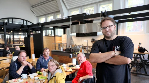 Gary Rainforth will seinen Imbiss "Mund-Werk" am kommenden Mittwoch in der Markthalle er&ouml;ffnen. Die G&auml;ste freuen sich schon darauf. - &copy; Frank-Michael Kiel-Steinkamp