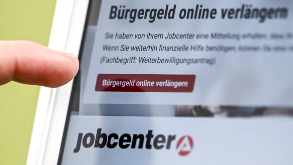2024 haben knapp 5,6 Millionen Menschen Bürgergeld empfangen. - © picture alliance/dpa | Jens Kalaene