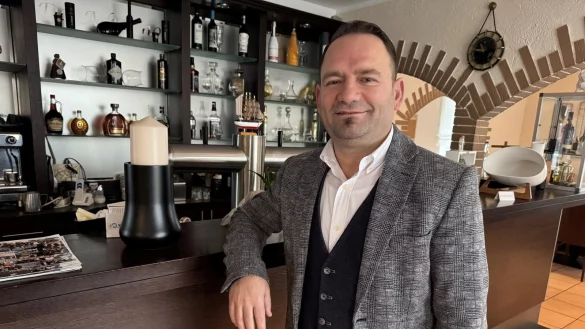 Dritan Jaku hat sich mit seinem Restaurant "Da Adriano" in Lage einen Namen gemacht. - © Sandra Castrup