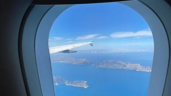 Der Ferienflieger im Anflug auf die Balearen - von oben ein faszinierender Anblick. - &copy; Stefan Boscher
