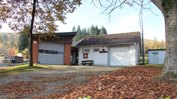 Das aktuelle Feuerwehrger&auml;tehaus in Eschenbruch gen&uuml;gt nicht mehr den Anspr&uuml;chen. - &copy; Seda Hagemann