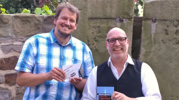 Werner Kuloge (links) und Christian Jaschinski bieten wieder die "kriminellen Spaziergänge" durch Lemgo an. - © Werner Kuloge/Christian Jaschinski
