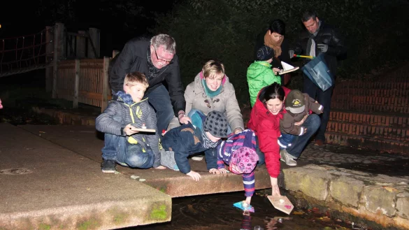 Gute Reise: Die Bötchen schippern auf der Salze. - © Archiv-Foto: Breder