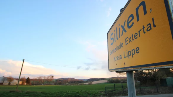 - &copy; Jens Rademacher