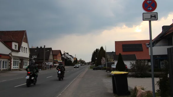 Die FDP w&uuml;nscht sich, dass auf dem Abschnitt der Salzufler Stra&szlig;e zwischen Steinweg und der Gabelung zur Kirchheider Stra&szlig;e k&uuml;nftig Tempo 30 gilt. - &copy; Nadine Uphoff