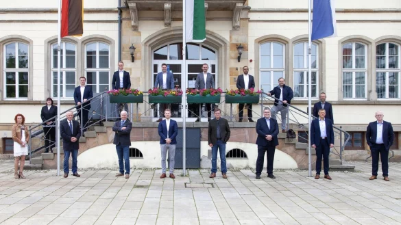 Hintere Reihe (v.l.): Dagmar Seifert, Michael Ruttner, Dr. Alexander Martin,
Patrick Pauleikhoff, Coskun &Uuml;nal, Faysal Dogan, Stephan M&ouml;ller, Gunter Schmidt
Vordere Reihe (v.l.): Lore Patze, Wilfried W&auml;chter, Hartwig Stork, Till Inhoff,
Fried Petringmeier, Dr. Konrad Hambr&uuml;gge, Bernd Stumpenhagen, Peter Garnjost - &copy; cdu