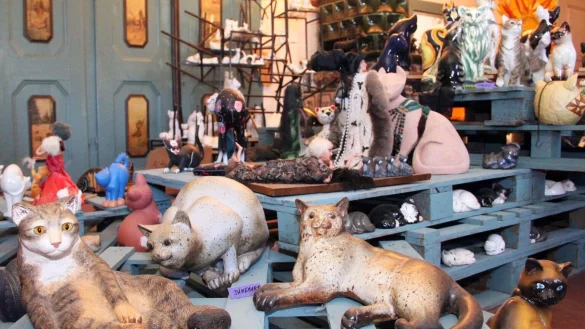 Rittergut mit Katzenkunst-Ausstellung - &copy; Foto: Katrin M&auml;dler/dpa-Zentralbild/dpa