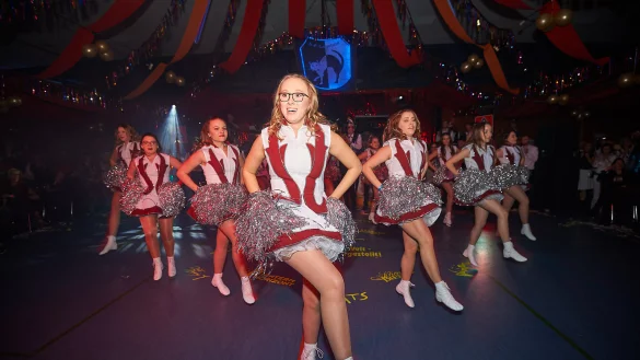 Das Motto der Karnevalsgesellschaft Katzenfutter lautete im vergangenen Jahr "Musicals aus aller Welt &ndash; von Katzenfutter dargestellt!". Viele Gruppen der TuS Vo&szlig;heide haben das Programm mitgestaltet. - &copy; Karnevalsgesellschaft Katzenfutter