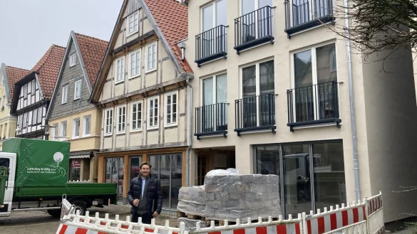 Thomas Meise bereitet sein Bauprojekt in der Exterstraße, das eigentlich drei Gebäude umfasst, viel Freude. - © Cordula Gröne