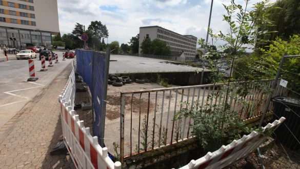 Mit dem Ausbau der R&ouml;ntgenstra&szlig;e sollen am Medicum 21 neue Parkpl&auml;tze entstehen. - &copy; Archivfoto: Vera Gerstendorf-Welle