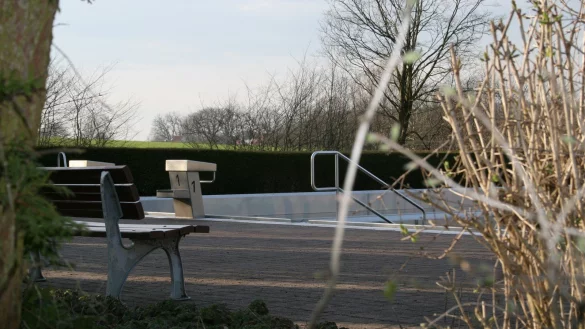 Noch im Winter-Modus, aber bereits Diskussionsthema in Politik und Verwaltung: das Freibad Barntrup, das nächstes Jahr eine neue Heizung benötigt. - © Sylvia Frevert