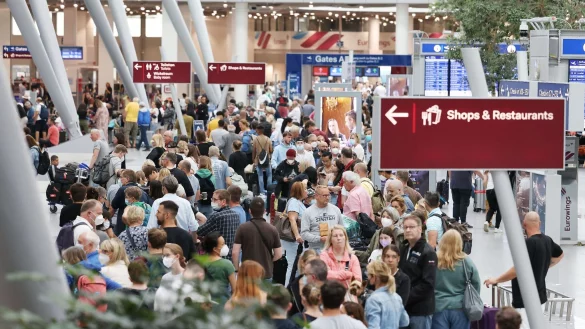 - &copy; David Young/dpa