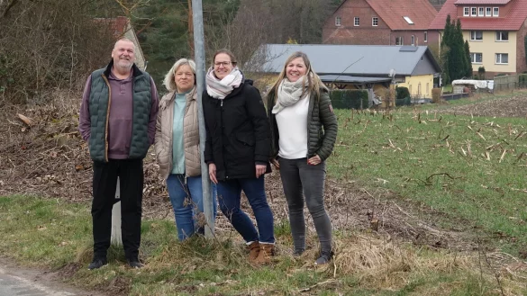 Aktiv in Laßbruch: (von links) Christoph Bebermeier, Daniela Leider, Jennifer Brakemeier und Sandra Krüger. - © Axel Bürger