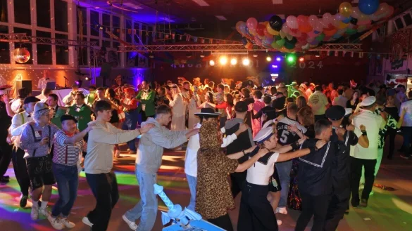 In Bentrup-Loßruch verstehen die Jecken es, zu feiern. - © TSV Bentrup-Loßbruch