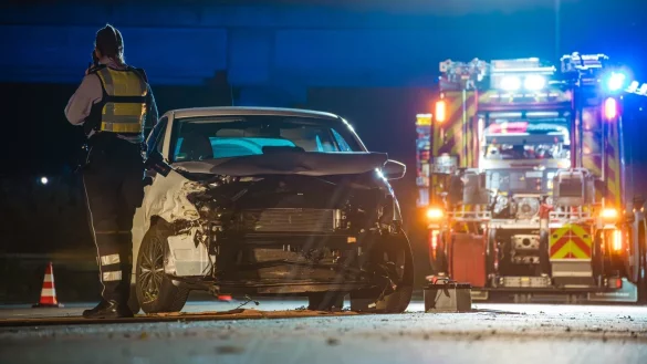 Die Feuerwehr sicherte die Unfallstelle ab. - &copy; Freitag TV