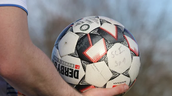 Noch rollt der Ball in den Amateurligen nicht, doch hinter den Kulissen der Klubs tut sich einiges. - &copy; Oliver K&ouml;nig