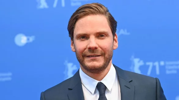 71. Berlinale - Daniel Br&uuml;hl - &copy; Foto: Jens Kalaene/dpa-Zentralbild/Pool/dpa