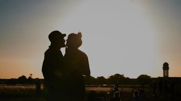 Kuss - &copy; Foto: Annette Riedl/dpa