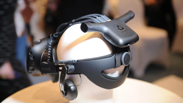 HTC Vive auf der CES 2018 - &copy; Foto: Andrej Sokolow/dpa