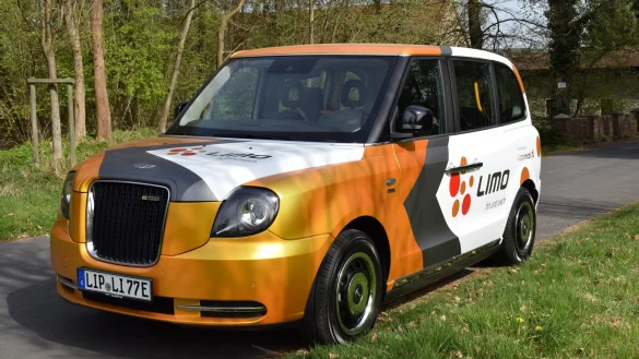 Die &bdquo;LIMO" als Erg&auml;nzung zum Bus f&auml;hrt auf Bestellung. - &copy; KVG Lippe