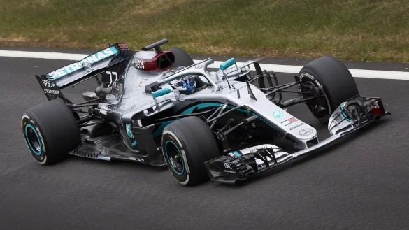 Testfahrt - &copy; Foto: Steve Etherington/Mercedes-Benz Grand Prix Ltd./dpa