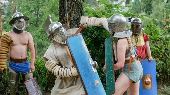 K&auml;mpfe der norddeutschen Gladiatorenschule Ludus Nemesis im Freilichtmuseum Oerlinghausen. - &copy; Kristoffer Fillies