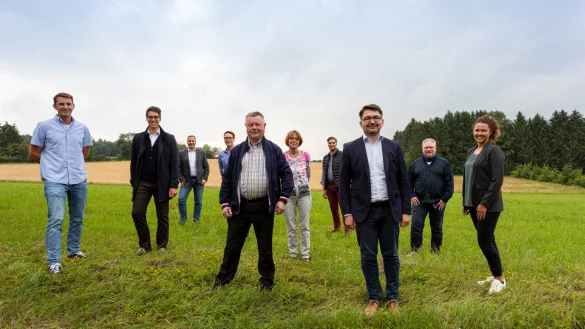 Die Extertaler FDP geht mit Christian Sauter (vorne rechts) bei der Kommunalwahl ins Rennen um den Chefposten im Rathaus. - &copy; Christian Schmitdchen