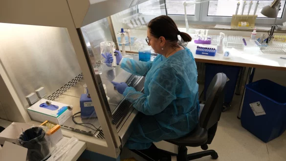 Im Klinikum Lippe in Detmold werden künftig auch selbst Proben auf den Corona-virus getestet. - © Klinikum Lippe